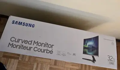 Samsung curved monitor 32" Freesync 1500R, View more