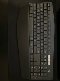 Logitech K850 - Wireless keyboard and Mouse combo