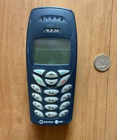 Nokia cell phone from 1998-2004 - $10 OBO, View more