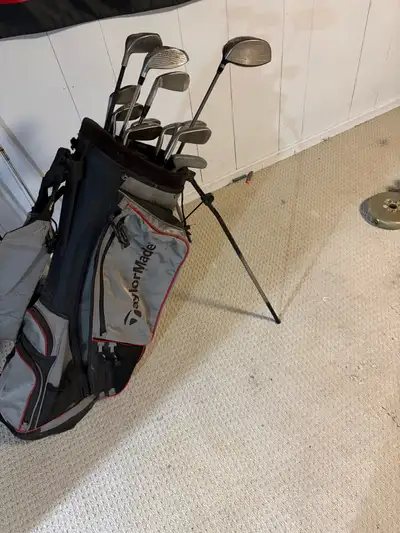 men’s right handed golf clubs and bag, View more