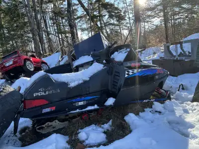 Xc 700 parts sled ,bad rod bearing good cylinders primary clutch slp pipe and can lots of good parts...