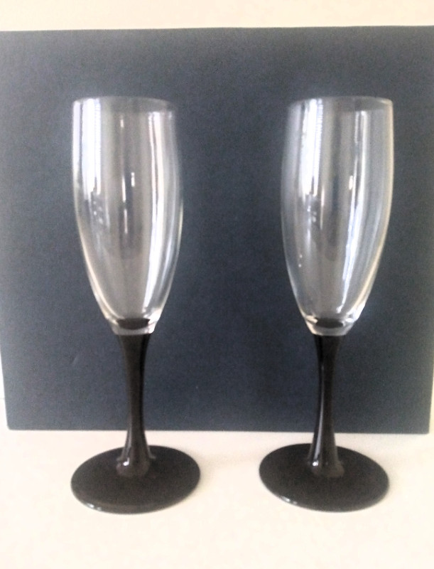 Champagne Flutes- Wine Glasses in Kitchen & Dining Wares in Markham / York Region - Image 2