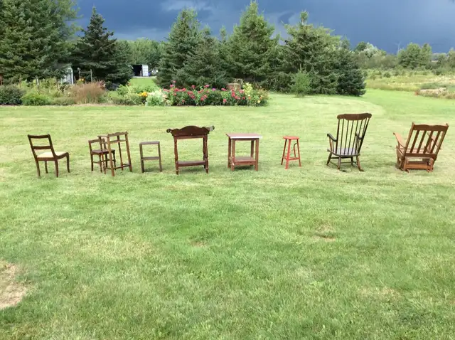 ESTATE SALE .....VINTAGE CHAIRS AND TABLES....$45 up.... in Dining Tables & Sets in Hamilton - Image 6