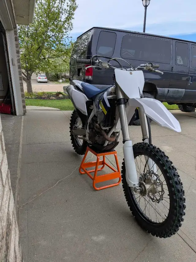 2016 Husqvarna FE350 in Dirt Bikes & Motocross in Edmonton - Image 4