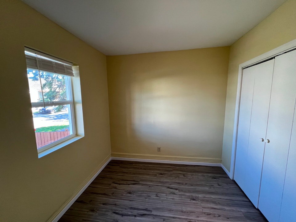 Detached 1 Bedroom House Available In East Kildonan 3
