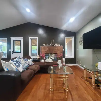 2 rooms  for rent in a 3 bedroom house