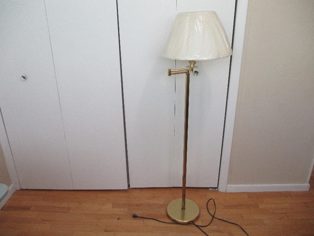 TRI-LAMP BRASS. New Cond. $ 55 obo. in Indoor Lighting & Fans in Kamloops - Image 2