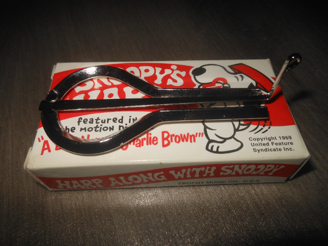 Snoopy Jaw Harp dans Famille de bois  à Ville de Montréal - Image 2