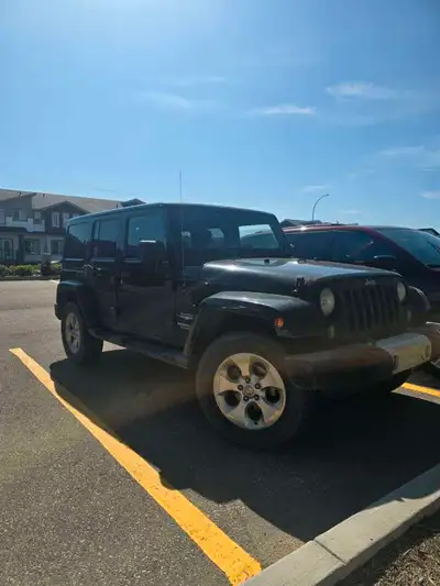 2014 Jeep JK Sahara 335xxx km Automatic transmission Runs and drives great. Engine sounds like new a...