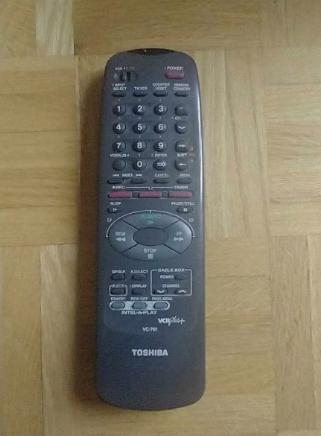 Genuine OEM TOSHIBA VC-761 TV/VCR Combo Remote Control in Video & TV Accessories in City of Montréal - Image 2