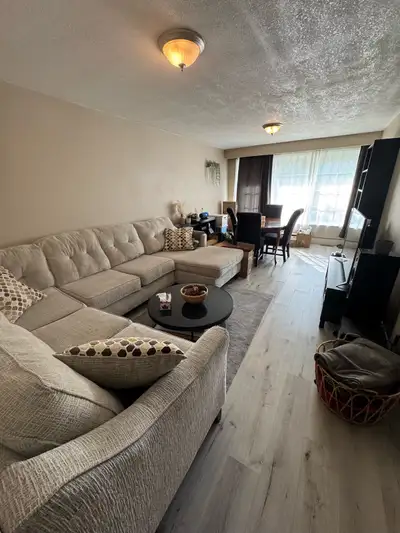 This upper level bungalow unit in the north end of Guelph is available starting September 1st. It is...