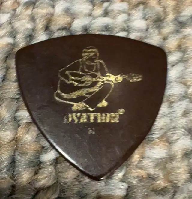 Guitar Picks in Guitars in Barrie - Image 9