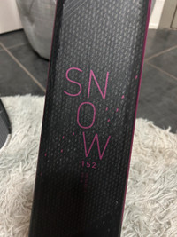 Ski Snow purple/ black 152 cm + boots rossignol 22,5 + 2 bags