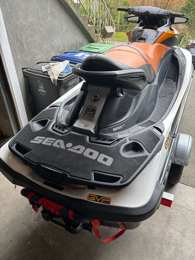 2015 Seadoo GTX S 155 in Personal Watercraft in Delta/Surrey/Langley - Image 2