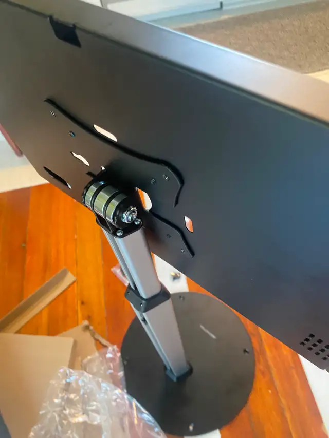 Tablet Floor Stand, Anti-Theft brand new in Security Systems in Hamilton - Image 7