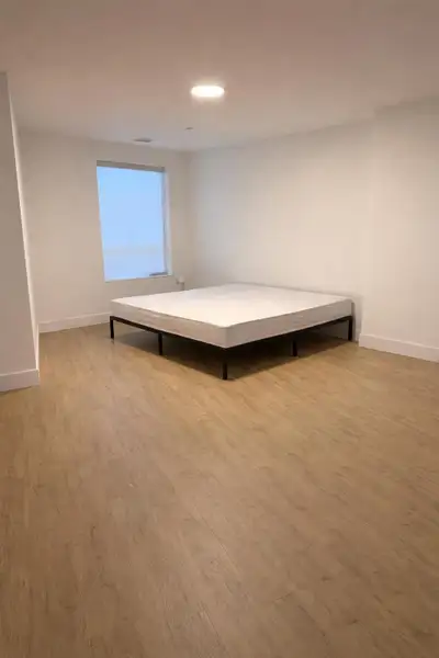 1 bedroom available in a 2 bed 2 bath luxury apartment building starting 1 February,2026. FOR FEMALE...