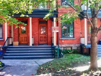 Our apartment is an 800 square foot 1 bedroom, 1.5 bathroom, FIRST FLOOR apartment in a heritage bri...