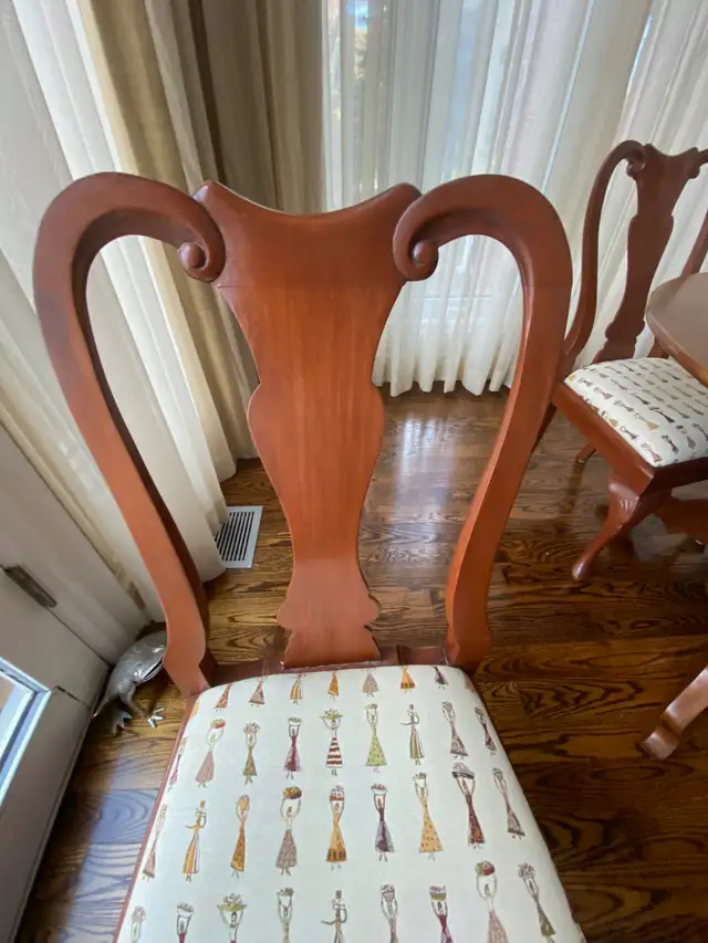 Solid Mahogany round dining table, exquisite rare pedestal64519995688065123