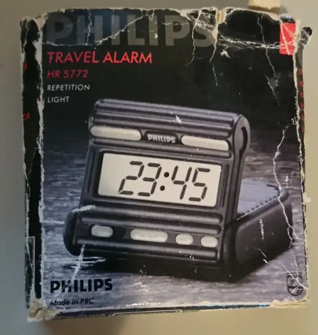 Vintage 1980's Phillips LCD Travel Alarm Clock HR 5772 in Arts & Collectibles in Oshawa / Durham Region - Image 2