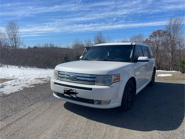2009 Ford Flex  in Cars & Trucks in Kingston - Image 2