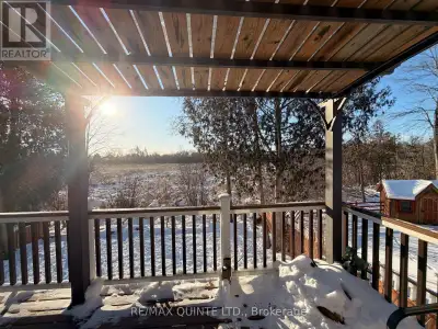 OPEN HOUSE JAN 31 2-4PM. Did you know there are only 36 homes on Oak Ridge Boulevard that back direc...