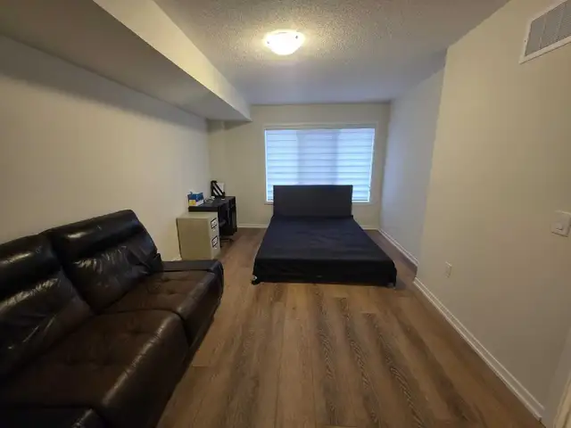 One bed one bath Available for Rent Cambridge Ontario