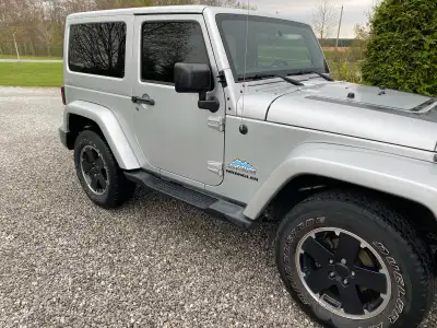 2012 JEEP WRANGLER ALTITUDE (two door) --REDUCED May 7th--- ----