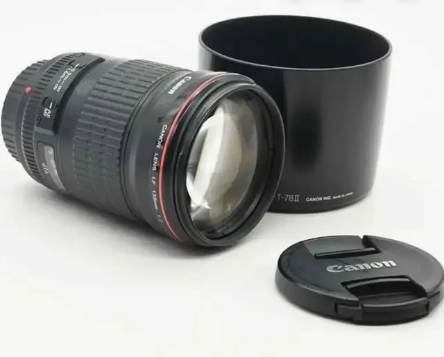Canon EF 135mm f/2L USM 10/10 with hood and box like new! in Cameras & Camcorders in City of Toronto - Image 4