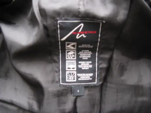 Alpinetek winter coat with duck down filling: great for winter! in Kids & Youth in City of Montréal - Image 4
