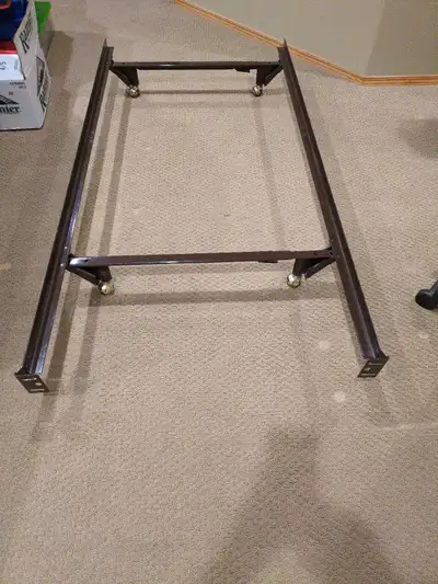 -Hardly used. -37 inches by 72 inches at smallest size -Extends to 54 inches by 72 inches - fits mat...