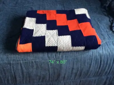 Couvre-lit courtepointe lit double. Hand-made quilt, View more