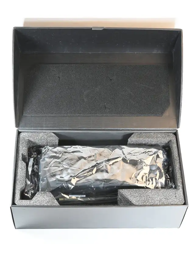ASUS ROG-STRIX-RTX2080TI 11GBOC 11GB GDDR6 Gaming GPU Video Card in System Components in City of Toronto - Image 11