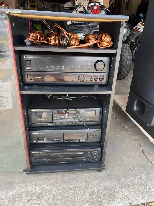 Pioneer system cabinet speakers and lots of speaker woofer all o in Stereo Systems & Home Theatre in Edmonton - Image 4