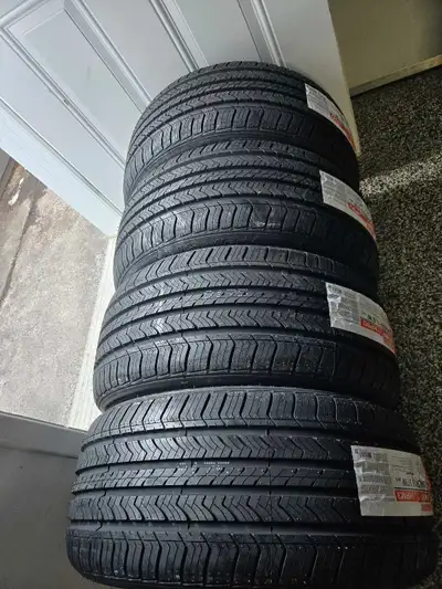 Quatre pneus d'été neuf marque Maxxis jamais installé Made in Thaïlande 2025 Non négociable
