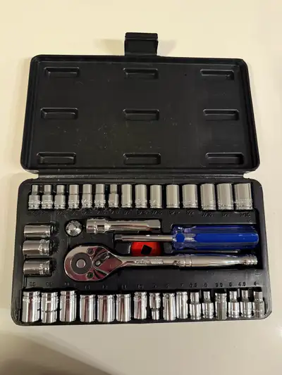 This is a used Craftsman socket set, perfect for a variety of tasks with both metric and imperial si...