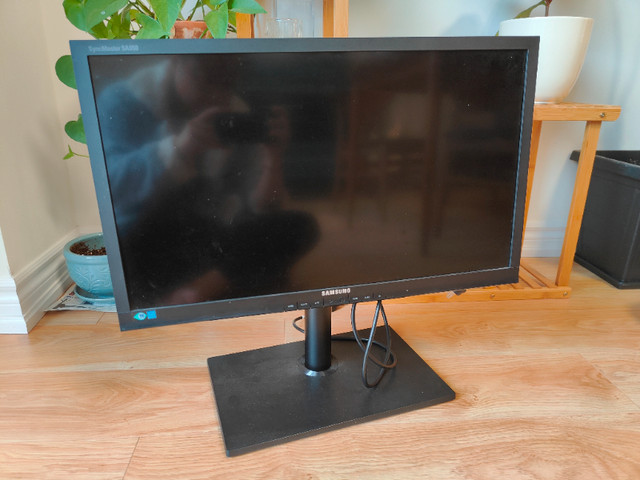 Samsung SyncMaster SA650 LCD Monitor Mint Condition For Sale in Monitors in Markham / York Region