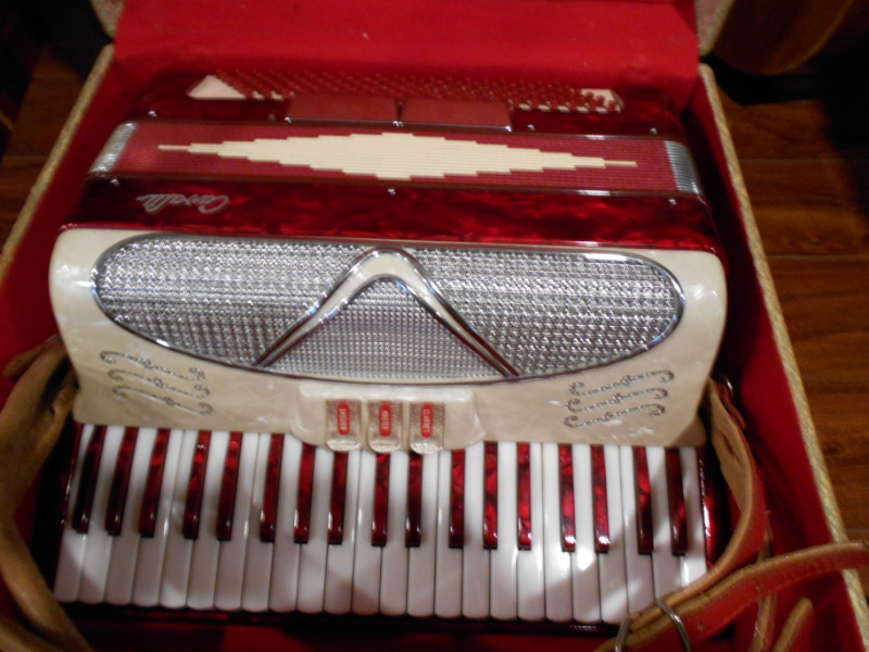 Used, Italian 120 bass accordion for sale  
