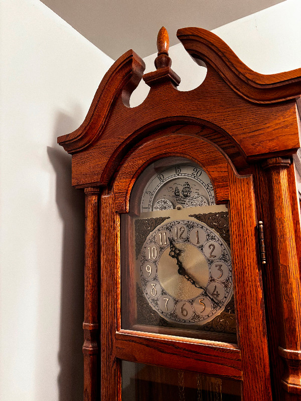 Antique Grandfather Clock in Arts & Collectibles in St. Catharines