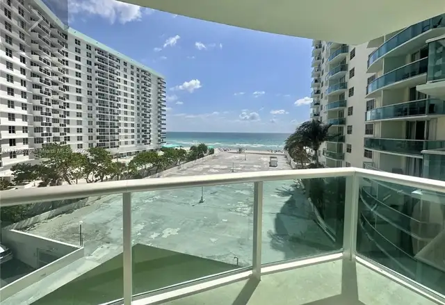 Hollywood/Hallandale Florida Beach Front Condo 2Br in Florida in Canada - Image 8