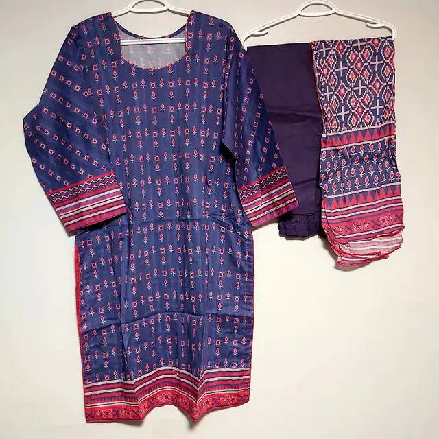 Pakistani Ladies Lawn Suits 3 Pieces Original LIMELIGHT Large in Women's - Dresses & Skirts in Mississauga / Peel Region - Image 9
