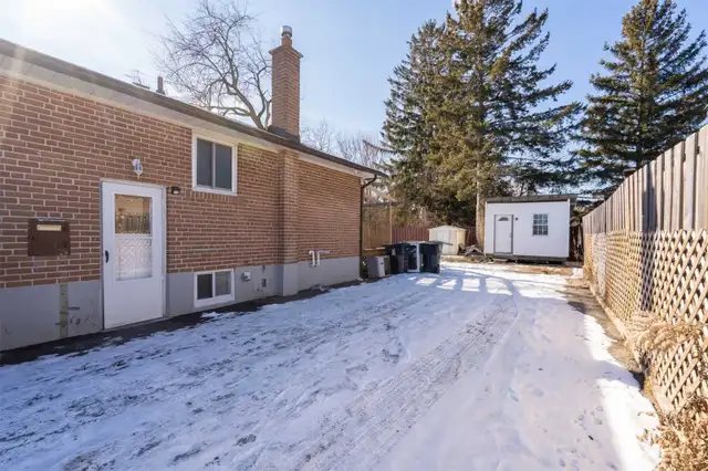 Room rent in Scarborough ( Lawrence , kingston & Morningside) in Room Rentals & Roommates in City of Toronto - Image 6
