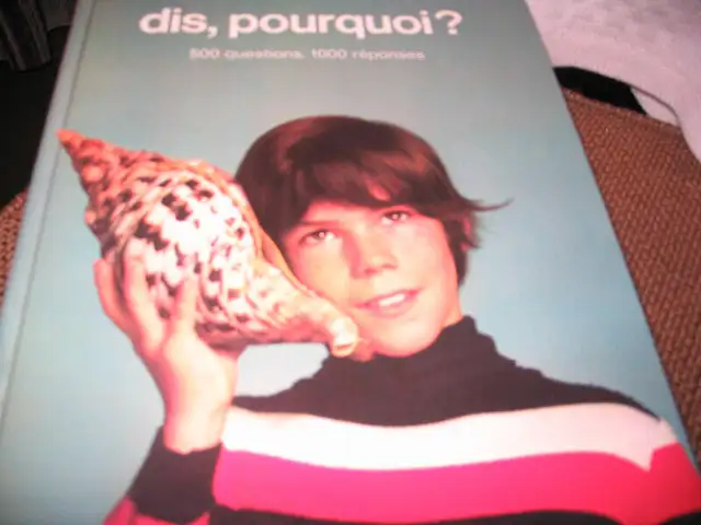 PETIT LIVRE POISSON D'AQUARIUM - LAROUSSE et AUTRES LIVRES in Arts & Collectibles in Laval / North Shore - Image 10