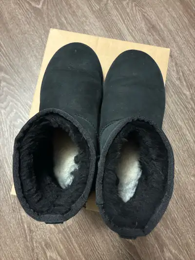 Women’s size 8. Gently used; cleaned suede, plush lining still full, soles in excellent shape with l...