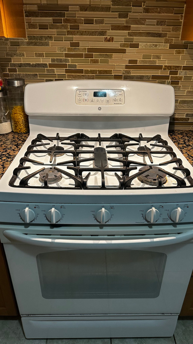 30” inch GE Gas Stove - Very Good Condition, Very Strong Stove in Stoves, Ovens & Ranges in St. Catharines - Image 2