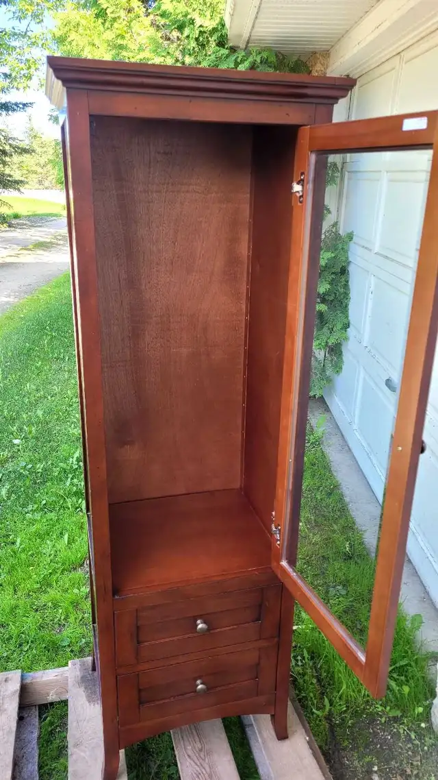 Cherry Display Cabinet w/ Drawers in Hutches & Display Cabinets in Winnipeg - Image 4