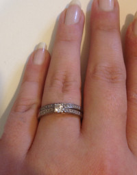 Engagement ring (2 piece) size 9. Silver with diamonds