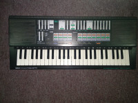Yamaha PortaSound PSS-570 Vintage Synthesizer / Digital Piano