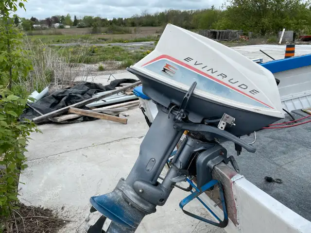 boat, motor and trailer in Powerboats & Motorboats in Kingston - Image 4