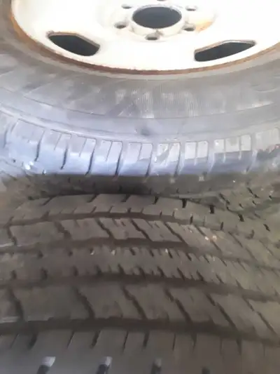 Set of old ford f150 tires on steel rims They are hankook dynapro AS With tpms size 235 70 17 dot 20...