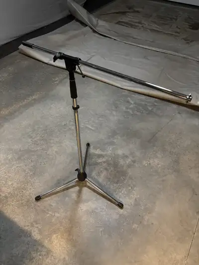 Yorkville Microphone Stand - damaged, View more
